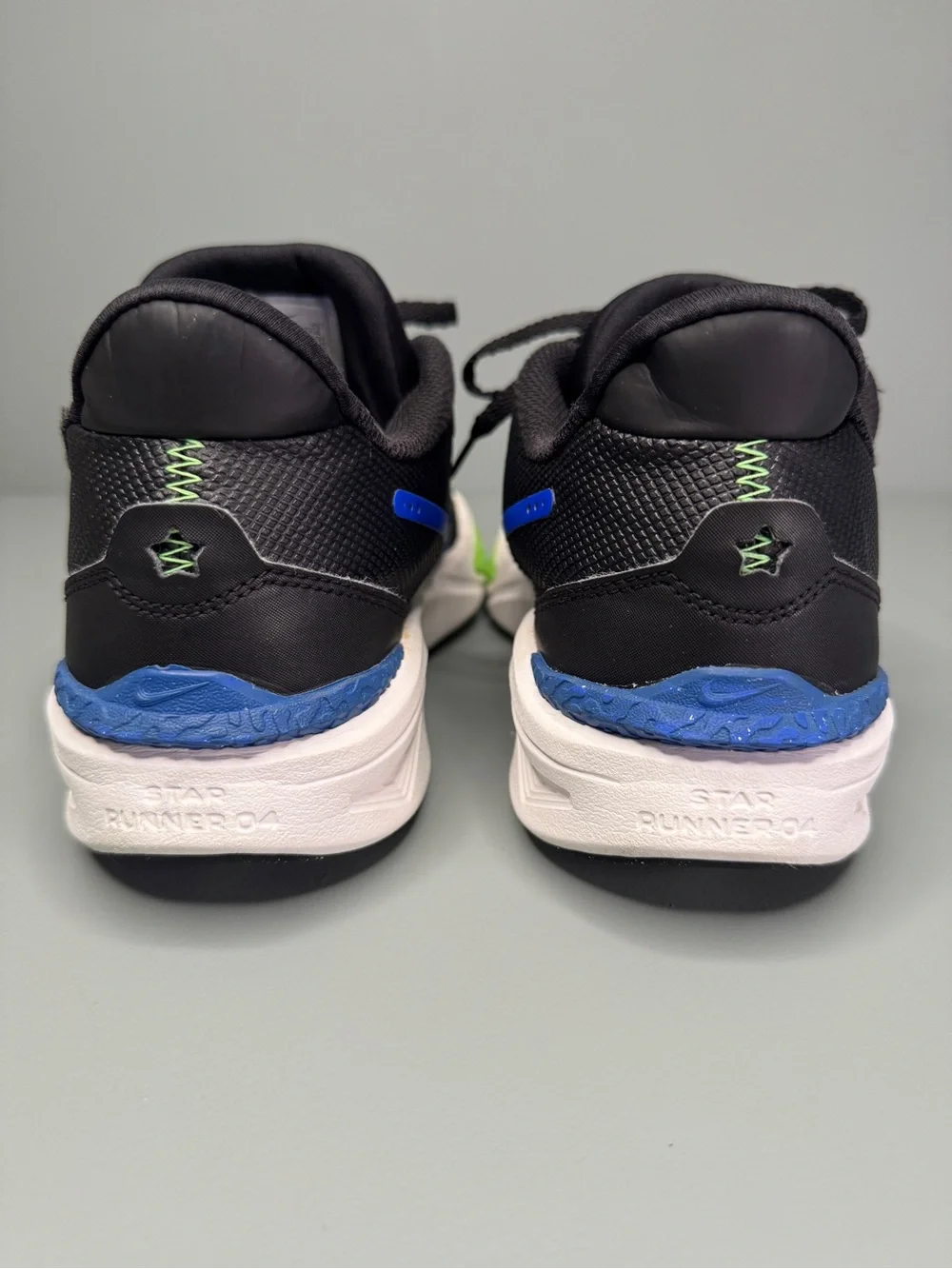 Nike Star Runner 4 GS Size 7Y Black Blue Green Running Shoes DX7615-004